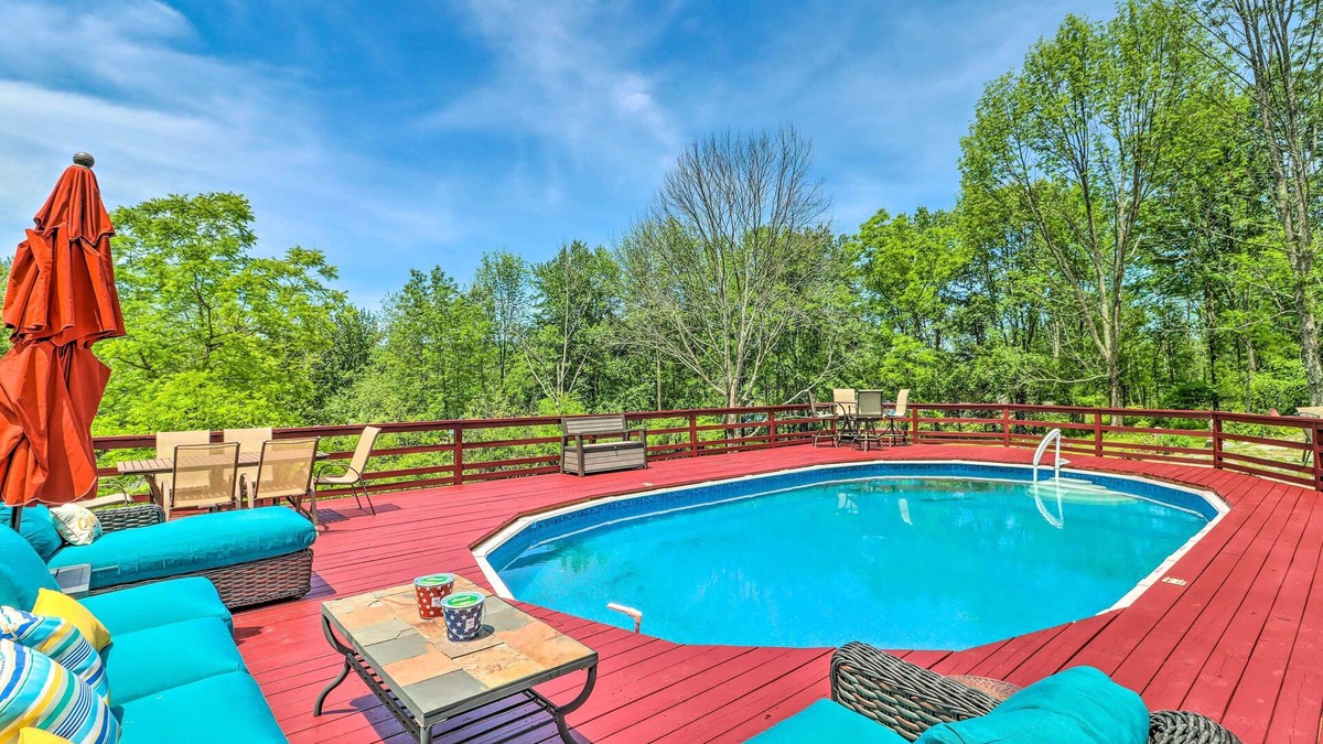 Lake Ariel House | Private Dock & Kayak at Poconos Lake House
