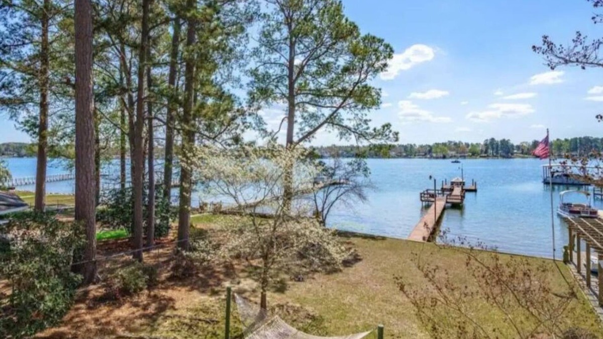 Lake Murray of Richland House | Private Dock & LAKE access! Hottub! Play area!