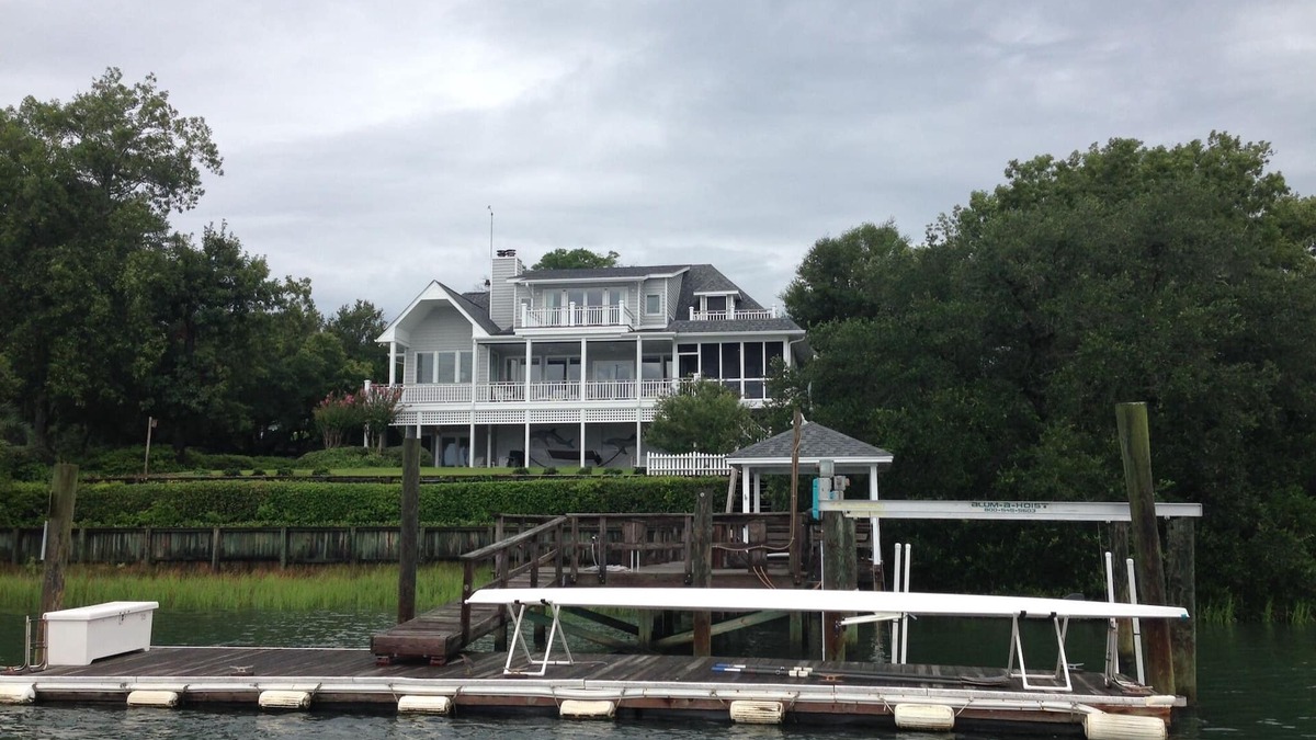 Ogden House | Private dock on the Waterfront “Maison Blanc": ICW/Figure 8: sleeps 10