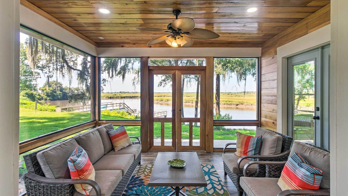 Darien Cottage | Private Dock + Porch: Riverfront Darien Cottage