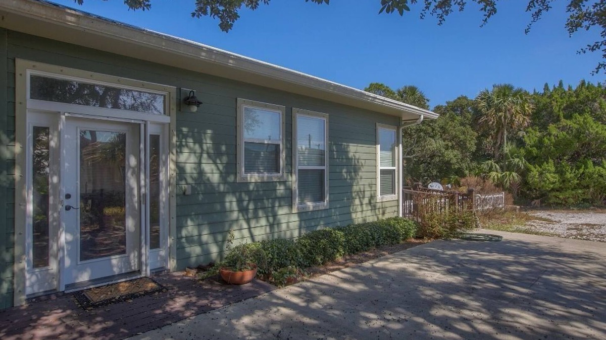 Indian Pass House | Private Dock, Private Beach Access, Single Level Cottage ~ Camp Palms