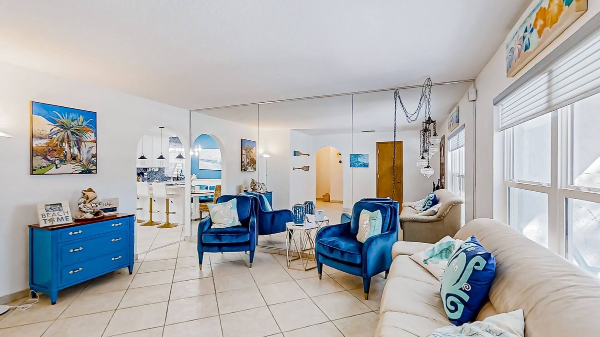 Port Orange House | Private dog-friendly acreage with enclosed pool, board games, & great location