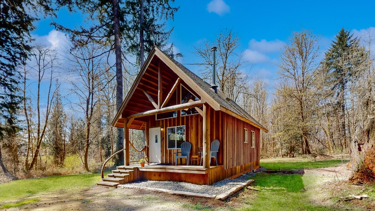Toledo House | Private dog-friendly home near creek & minutes from I-5 with firepit