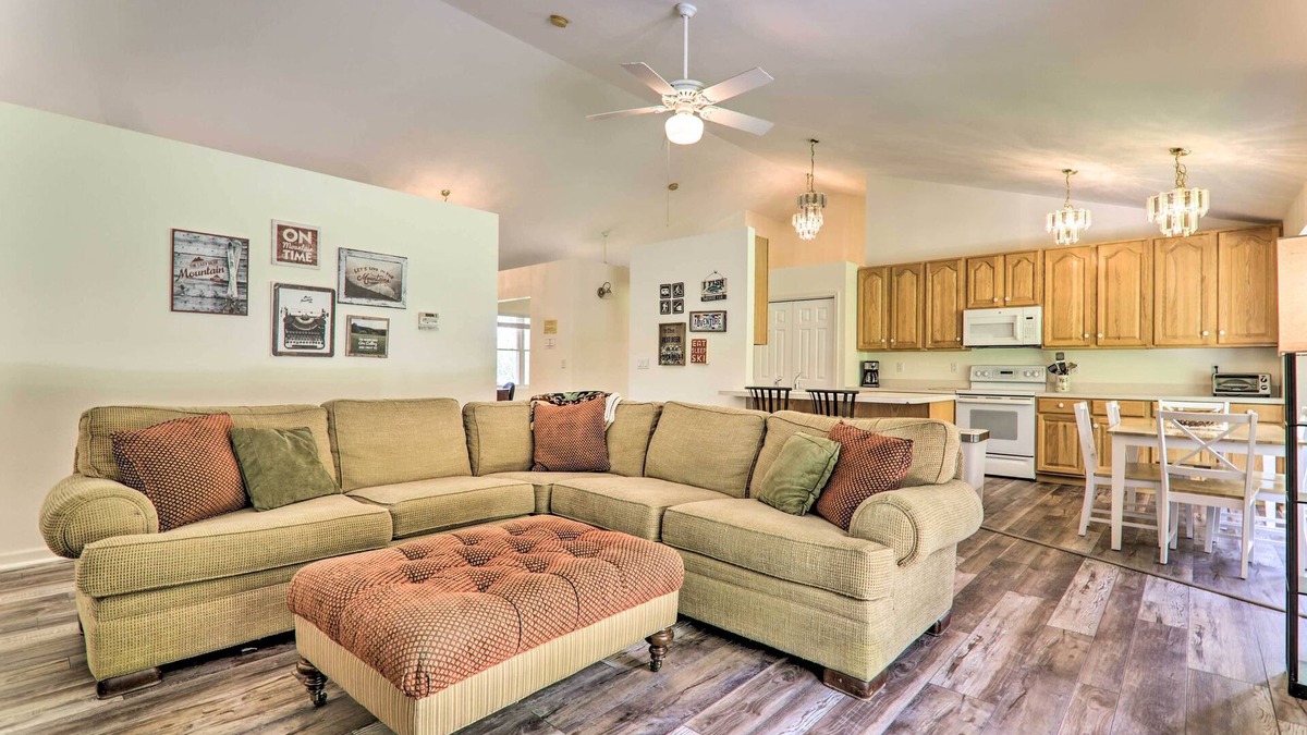 Thompson House | Private Dog-Friendly Home: 3 Mi to Elk Mountain