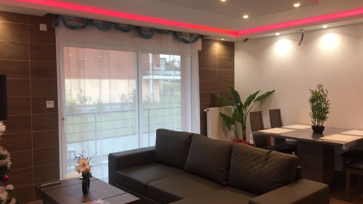 Viry Apartment | Private domain the park