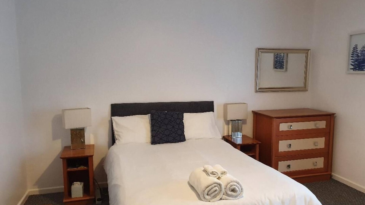 Giltbrook Apartment | Private Double Bedrooms near Nottingham City
