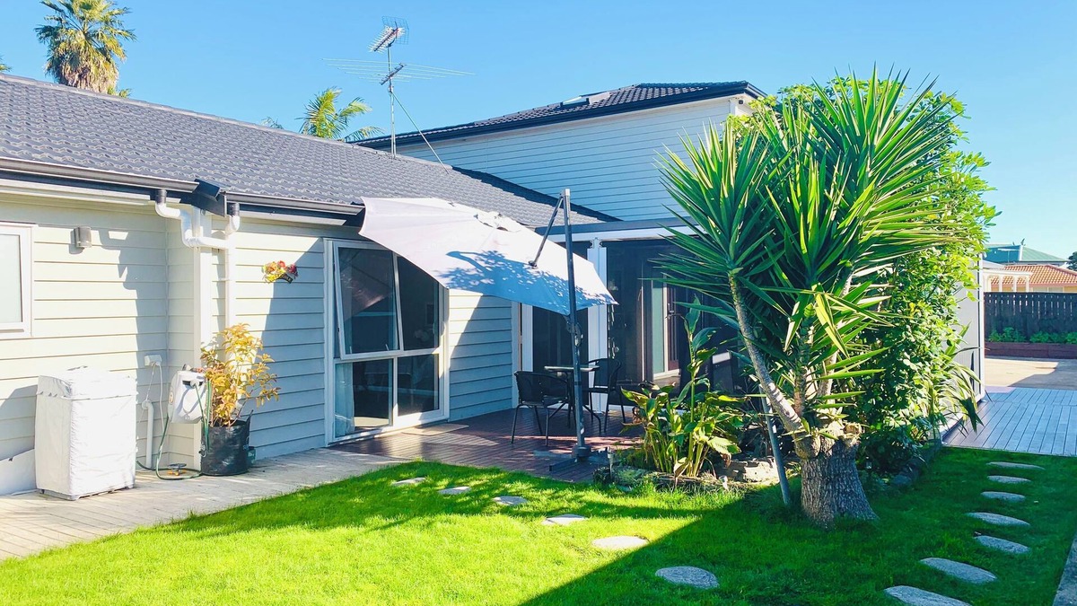 Rosedale House | Private Double Cozy Guest Suite with Private Garden