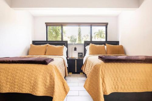 Westchester Apartment | Private Double Room Near Miami Clinics