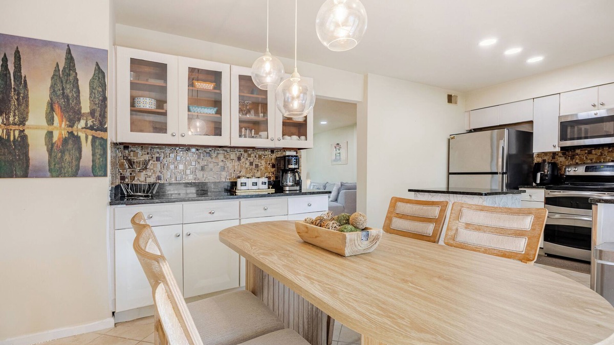 Herndon House | Private Downtown Herndon Escape - Full Amenities
