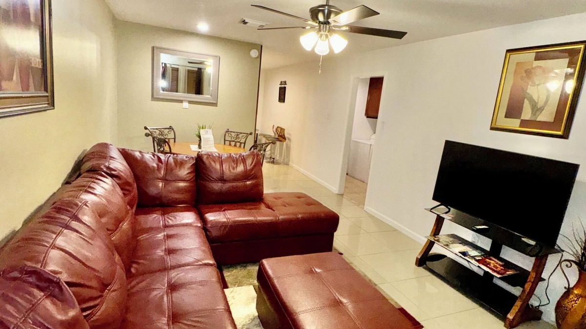 Southeast Houston House | Private Duplex #4 -Centrally Located - New Listing