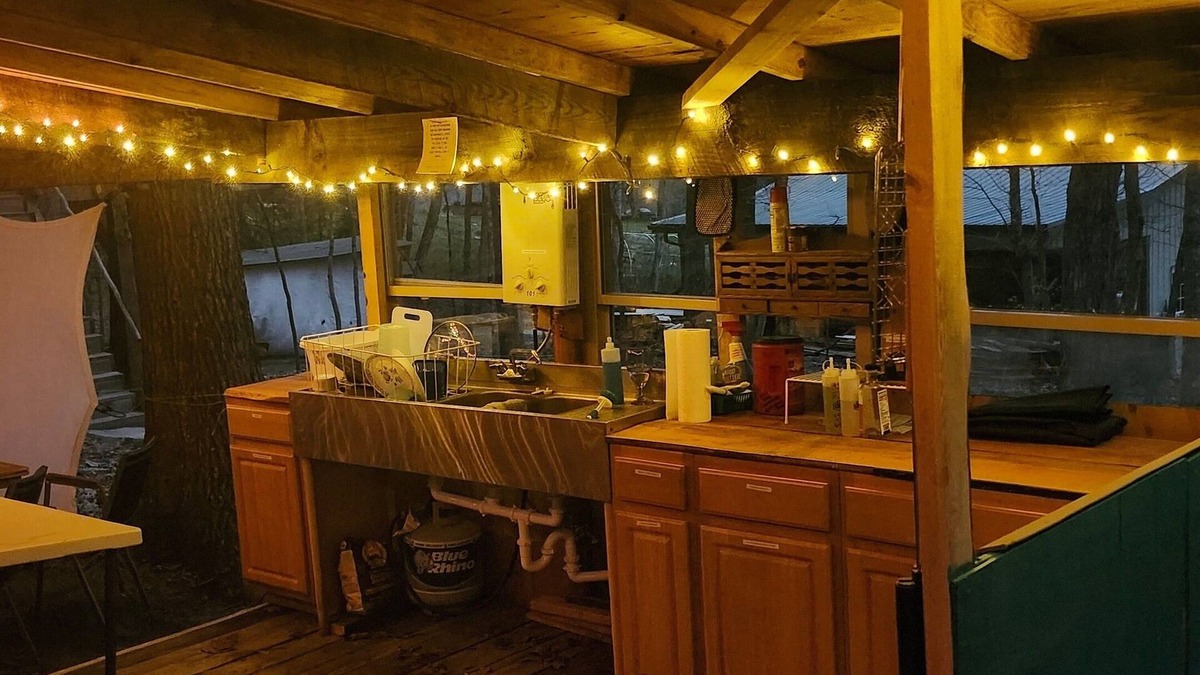Ozone RV Rental | Private East Tennessee Glamping Cabins in a Treehouse Campground Pet Friendly