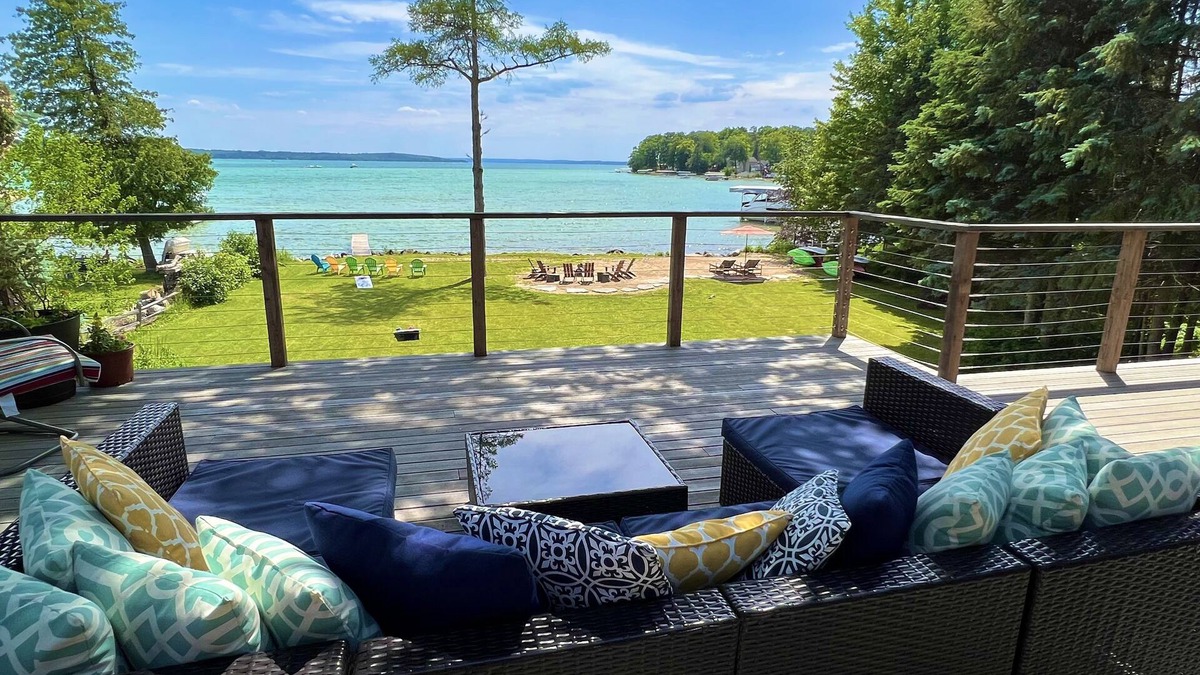 Kewadin Cottage | Private Elk Lake Cottage minutes from Elk Rapids