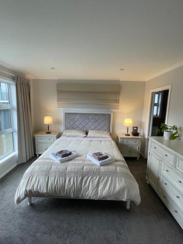 Wallaceville House | Private Ensuite with Spa in Upper Hutt