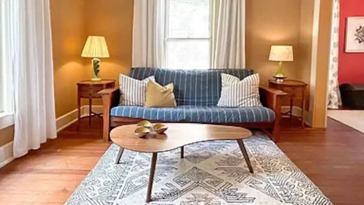 Beloit Apartment | Private Entire Apartment near Beloit College
