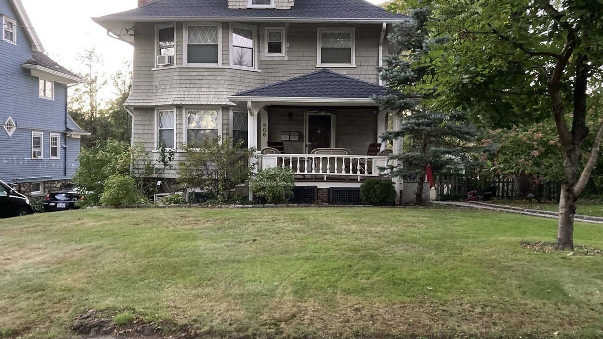 White Plains Apartment | Private entrance Apartment Ground Floor of House