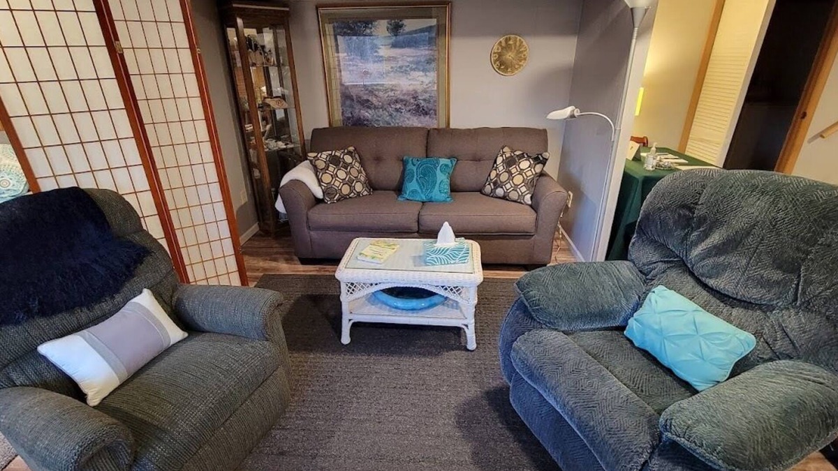 Dubuque Apartment | Private entrance/space. Peaceful getaway. Close to events.