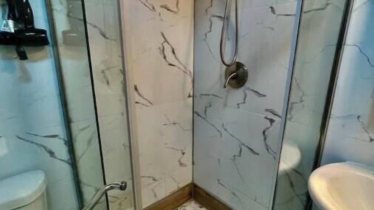 Sea Gate Apartment | Private entrance studio with bathroom