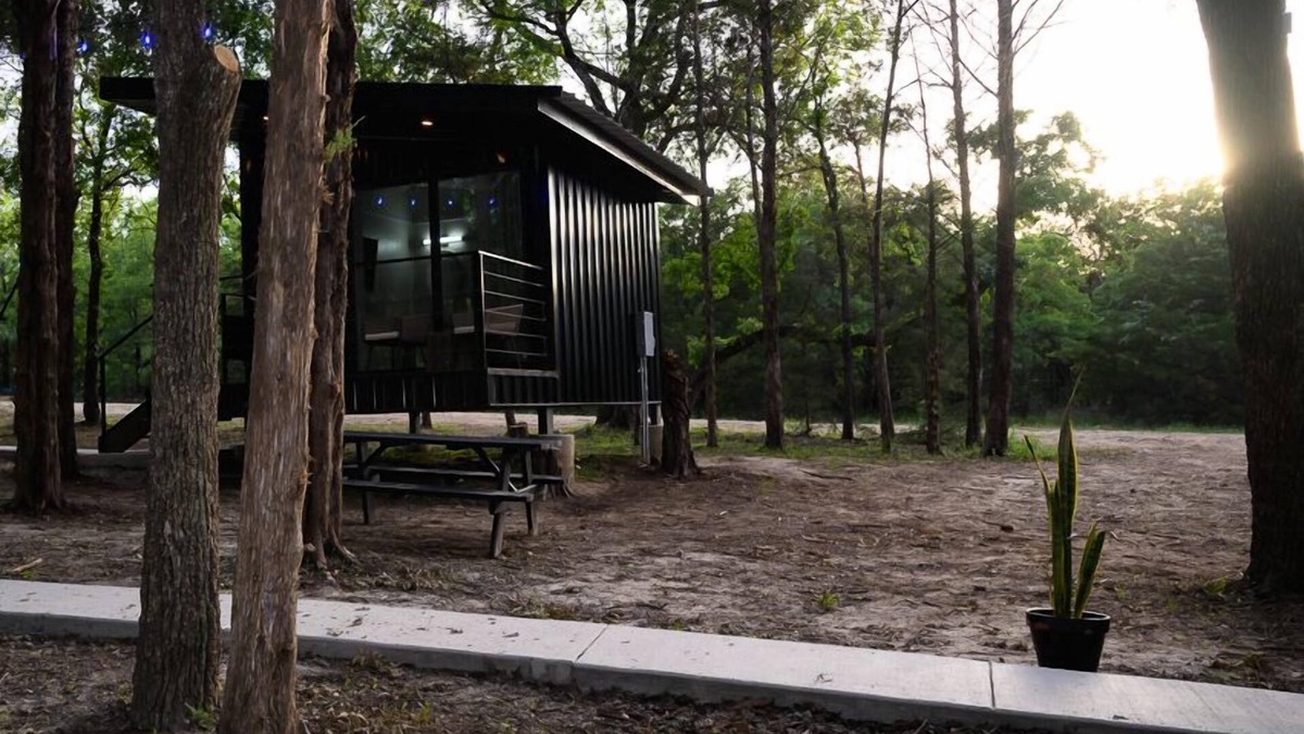 Alvord Cabin | Private Escape: 4 Cabins/4 Full Baths/8 Guests/Lots of Room to Roam