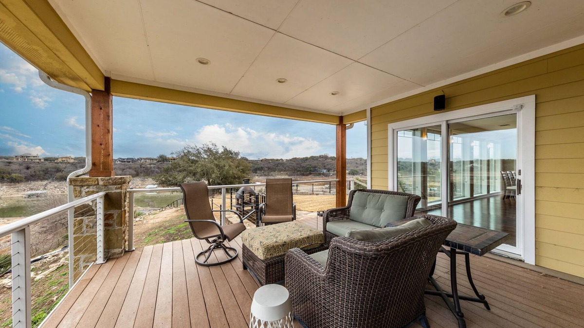 Spicewood House | Private Escape Theater, Water, Patio, Game Room!