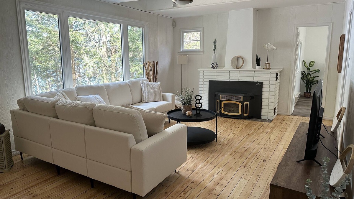 Muskoka Lakes Cottage | Private escape with over 200 feet of lakefront on Stewart Lake!