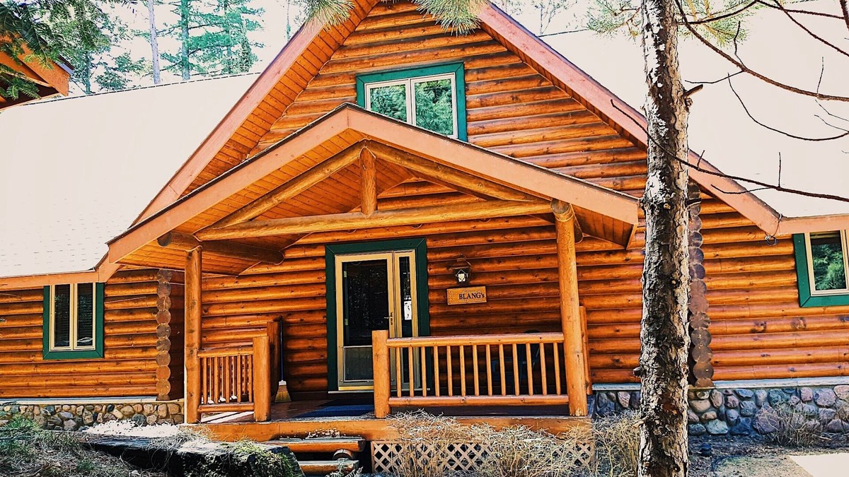 St Germain Cabin | Private Executive Lakefront Log Cabin Lodge overlooking Little St. Germain Lake