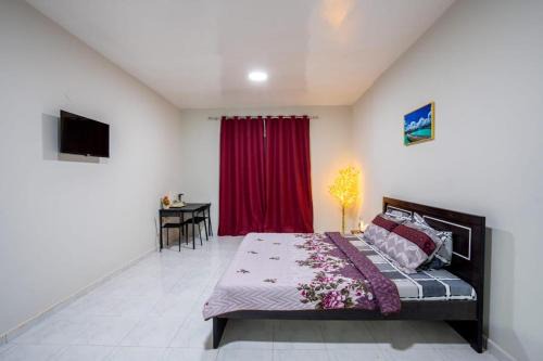 Mussafah House | PRIVATE FAMILY ROOM BY BJ