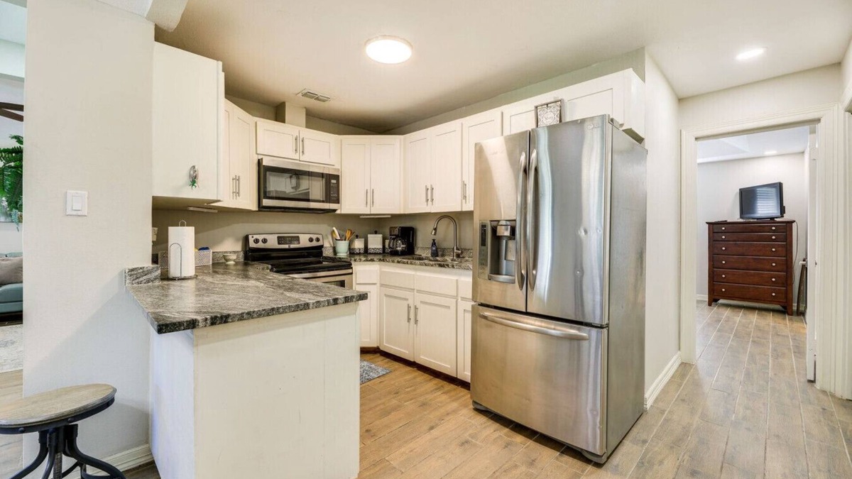 San Juan House | Private Fenced Backyard Pet Friendly Grill