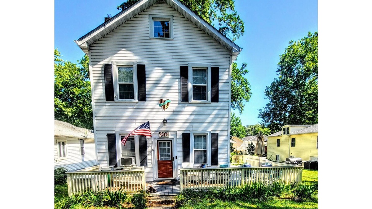 North Beach House | Private First Floor of Duplex Walking Distance to Everything!