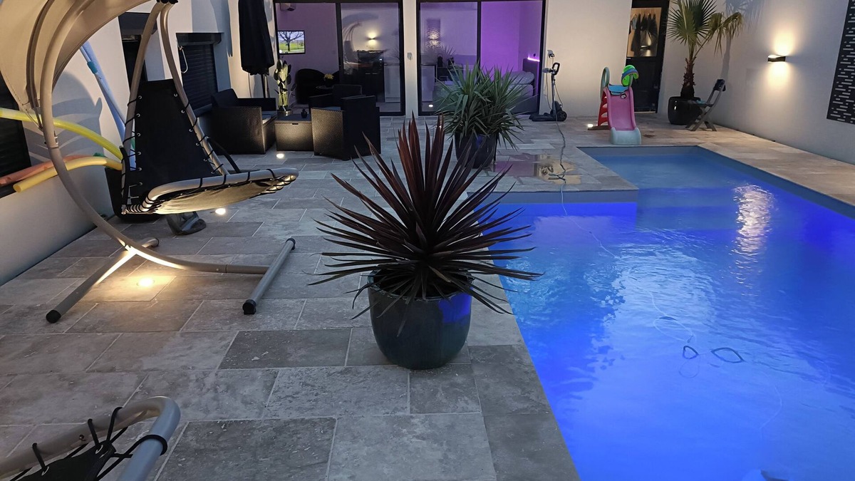 Artigues-pres-Bordeaux Apartment | Private swimming pool with studio