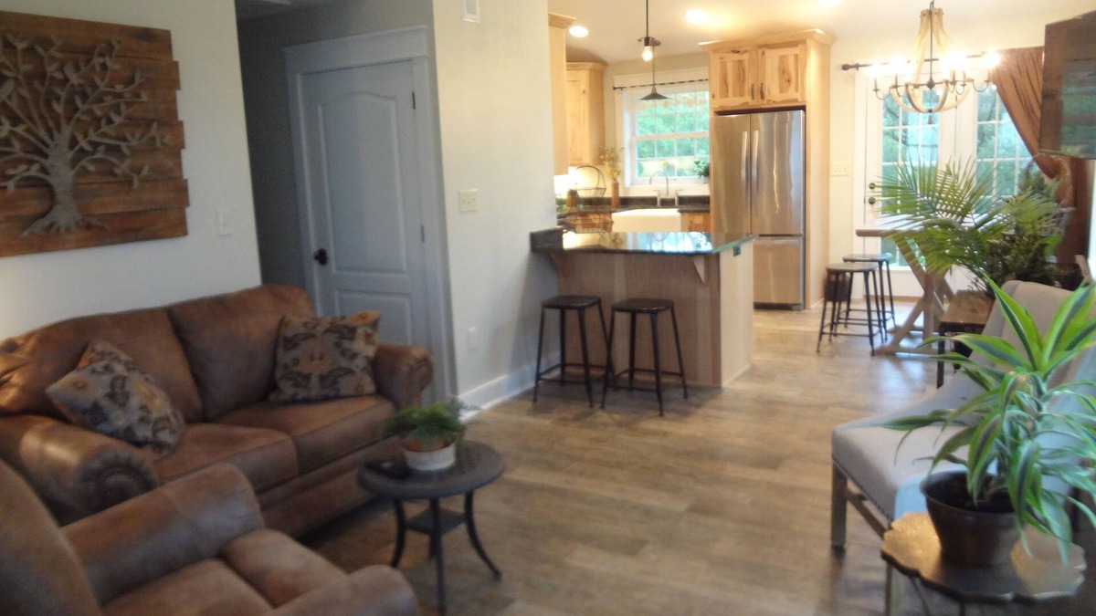 State College House | PRIVATE, FULLY FURNISHED, VERY CLEAN AND SANITIZED, SHORT TERM RENTAL.