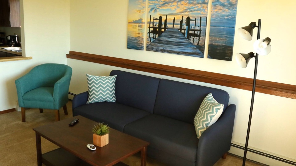 Lamberton Apartment | Private Furnished Apartment long & short stay