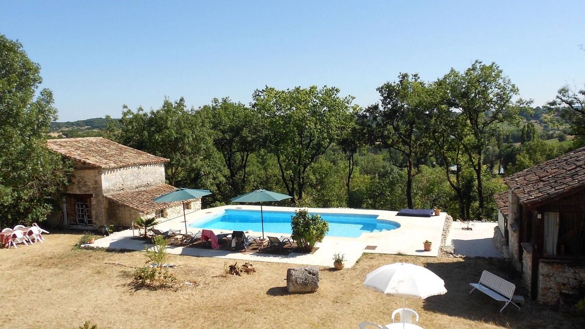 Tourliac Cottage | Private gîte in a beautiful Templar complex in Périgord