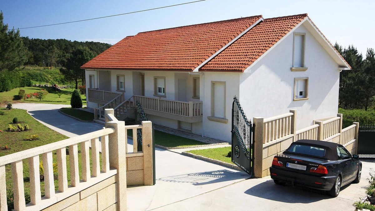 Carnota Apartment | Private garden, beachfront, sea views
