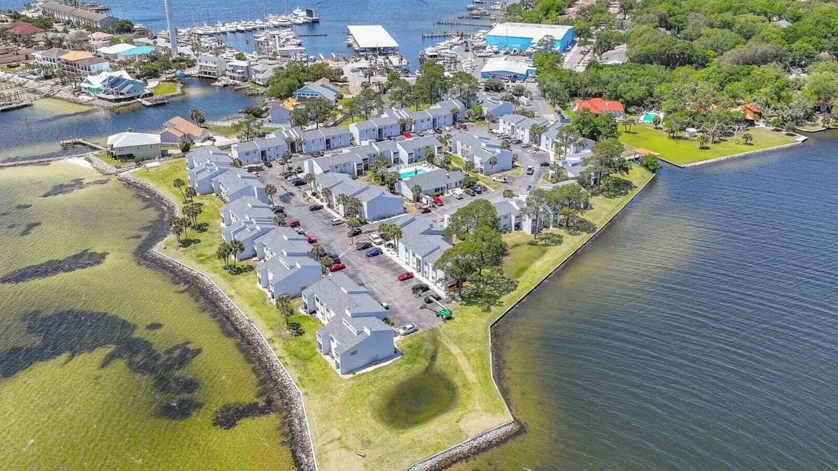 Shalimar Condo | Private Gated Community 2BR Condo Close to Beaches