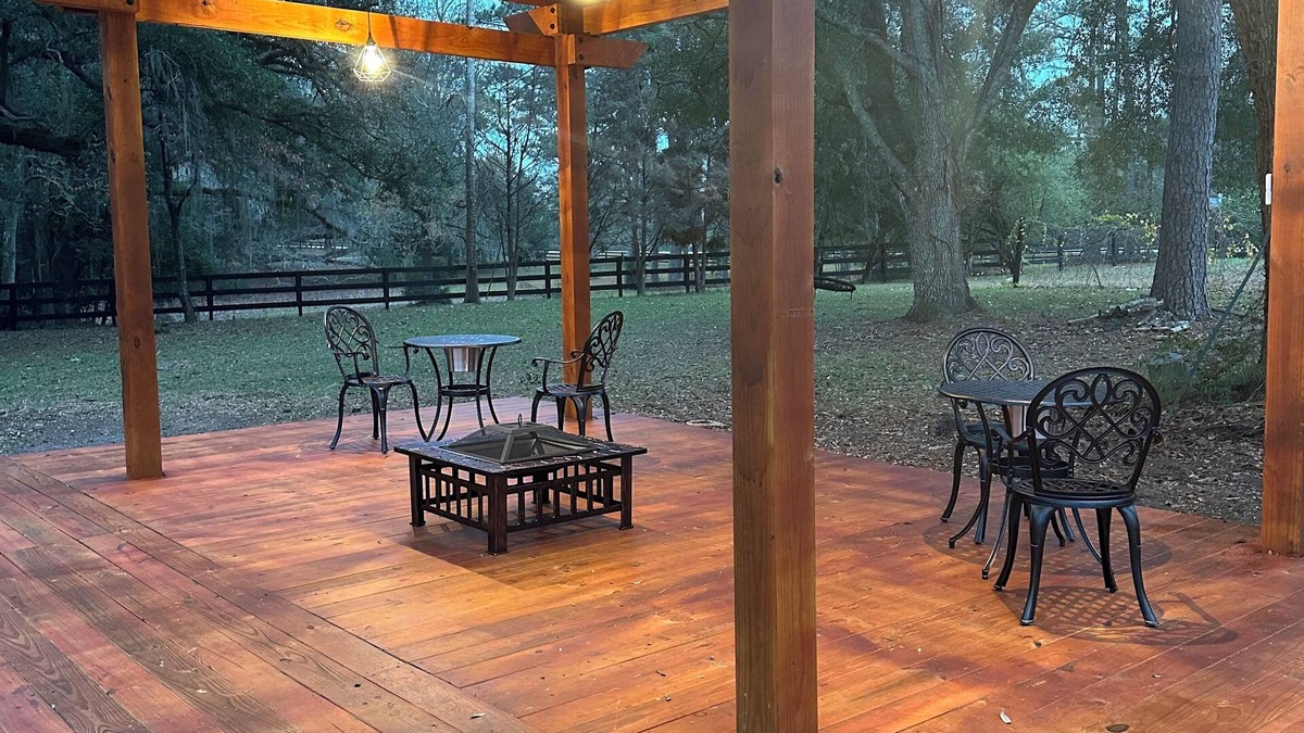 Havana Cottage | Private Gated Cottage 1,700 sqft hot tub, garden, oak and fruit trees.