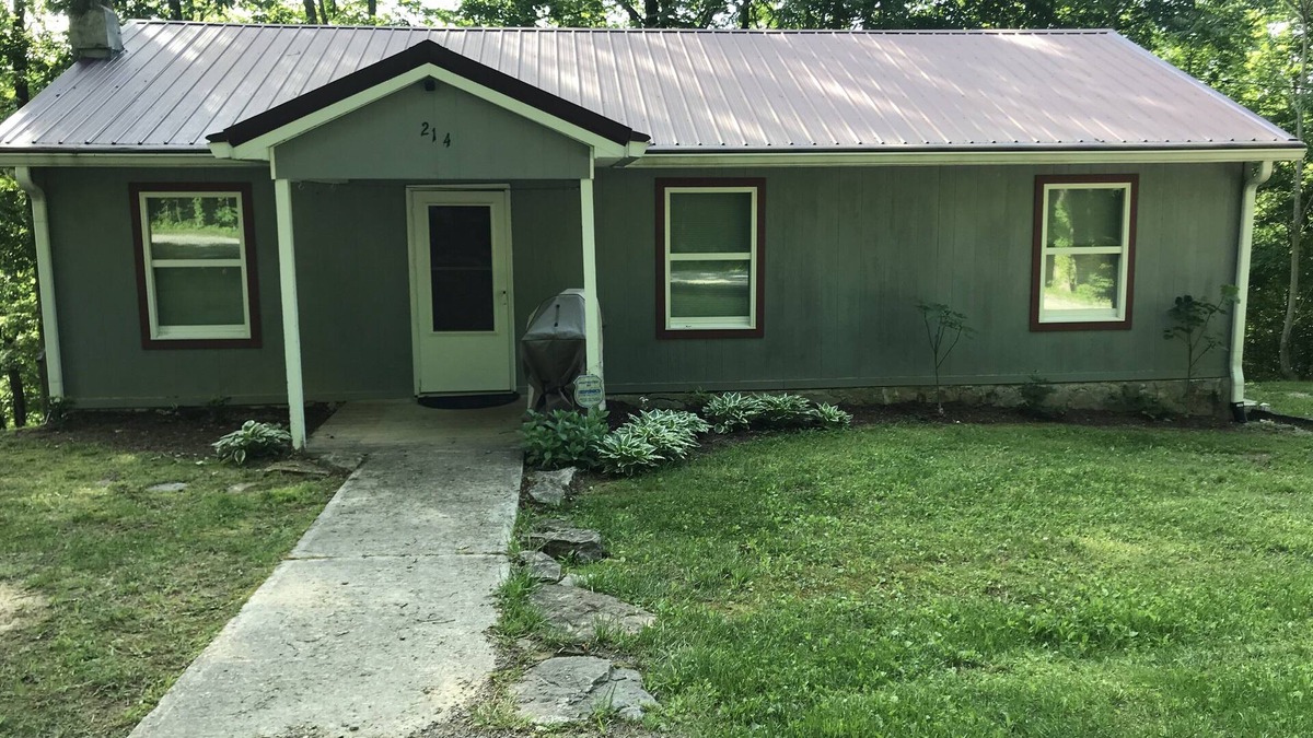 Celina House | Private getaway in the hills of Dale Hollow