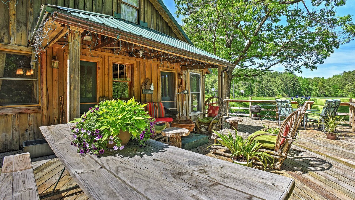 Advance Cabin | Private Getaway on 270 Acres w/Lake: Swim & Canoe