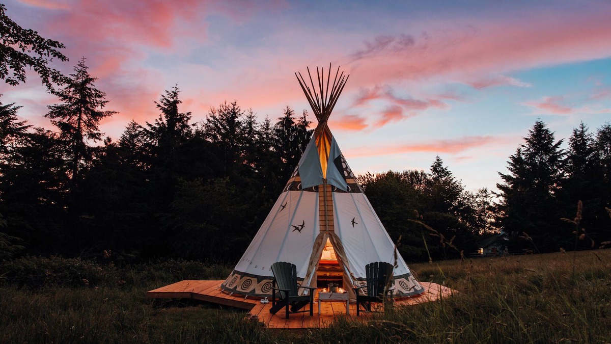 Molalla Apartment | Private Glamping Tipi and Airstream