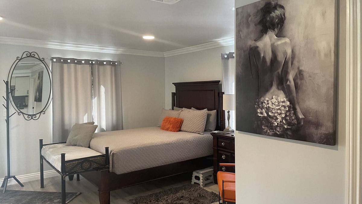 Valle Lindo Apartment | Private guest house, pool & bath.