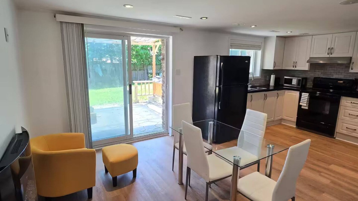 Aurora House | Private Guest House- A Beautiful Walkout Basement