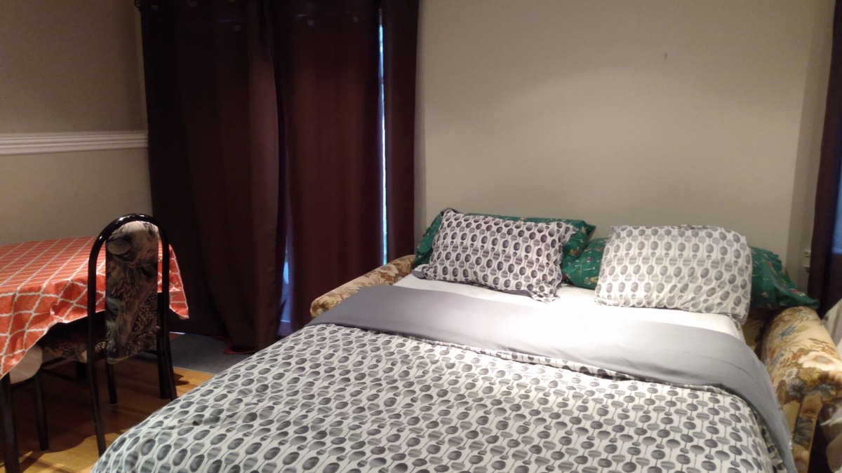 Kitchener House | Private Guest Suite for 2 with Separate Entrance, Kitchen and Bathroom