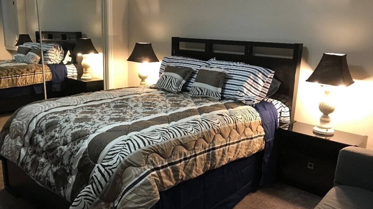 Alcona House | Private guest suite in Innisfil near beach