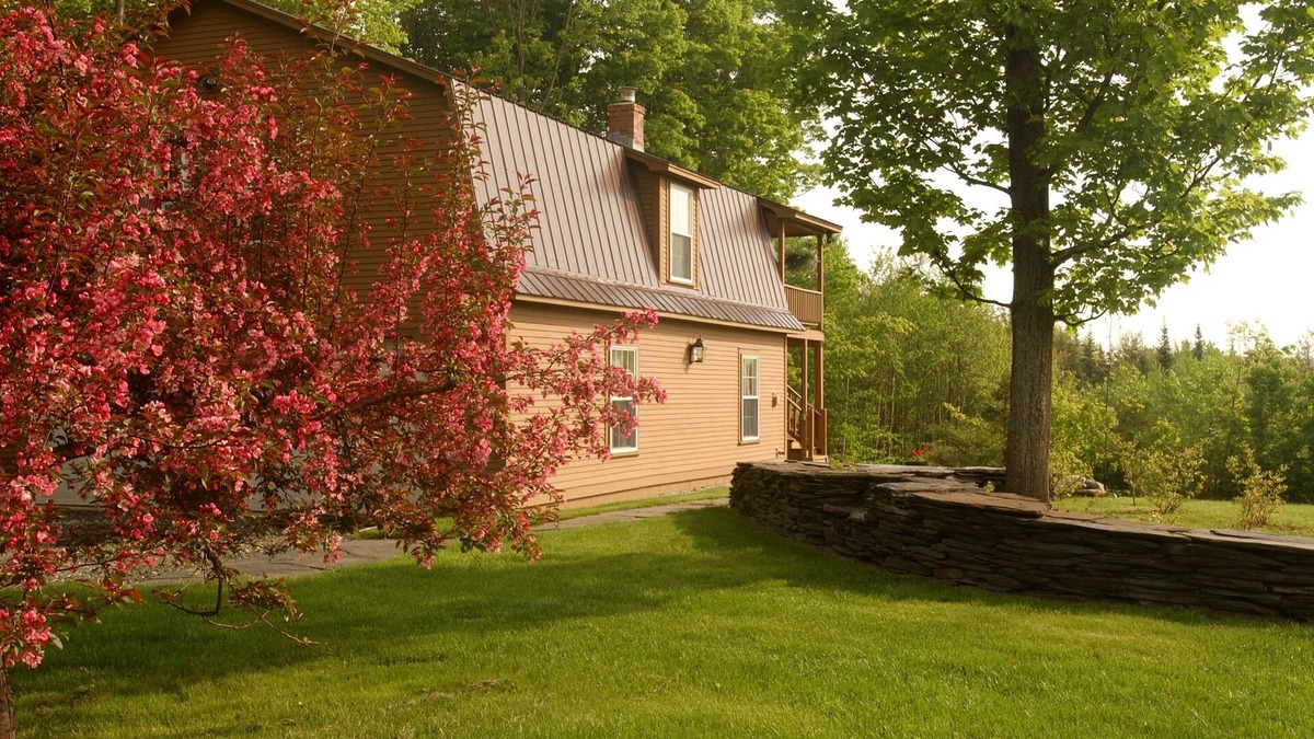 Northfield House | Private Guesthouse On 400 Scenic Acres- See Our Show Oxen & Try Maple Sugaring!