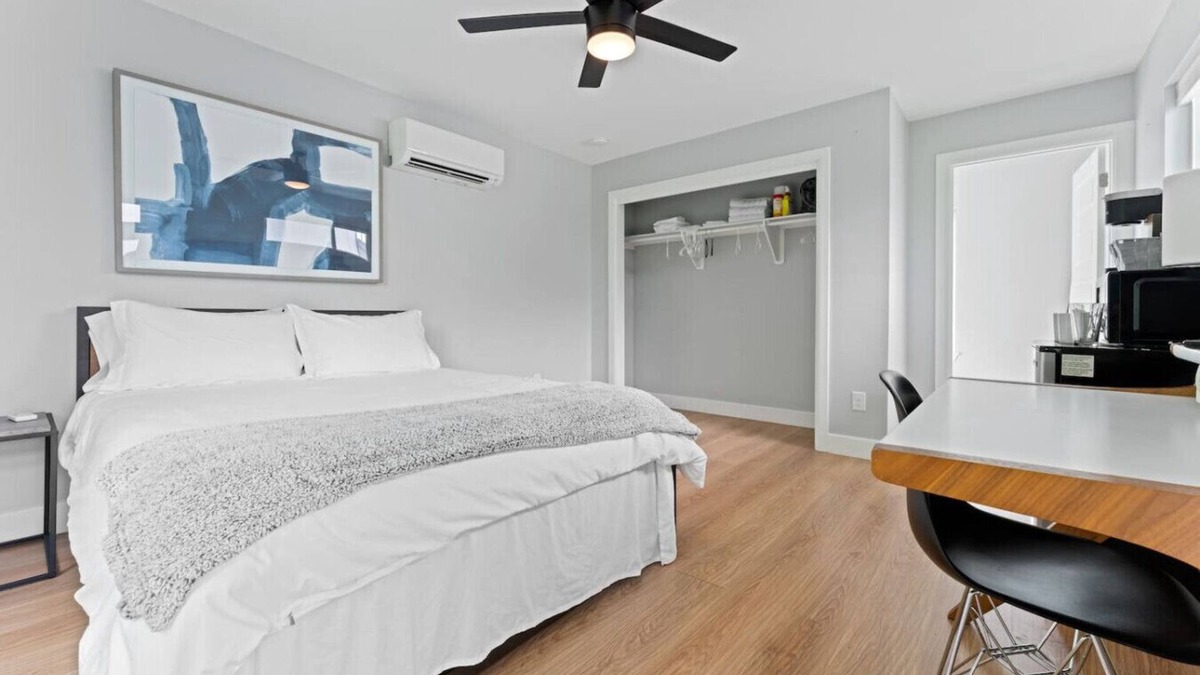 MLK Apartment | Private Guesthouse Retreat 3 miles from Downtown!