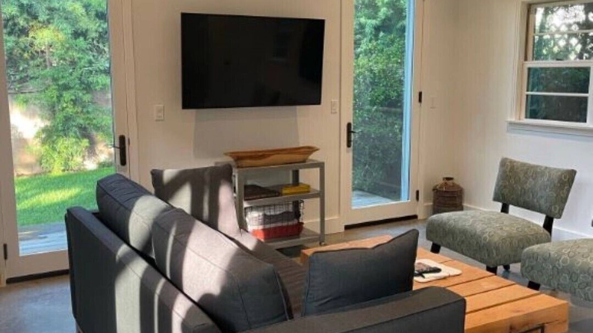 Sunset Park House | Private guesthouse with gated pathway entrance and private yard.