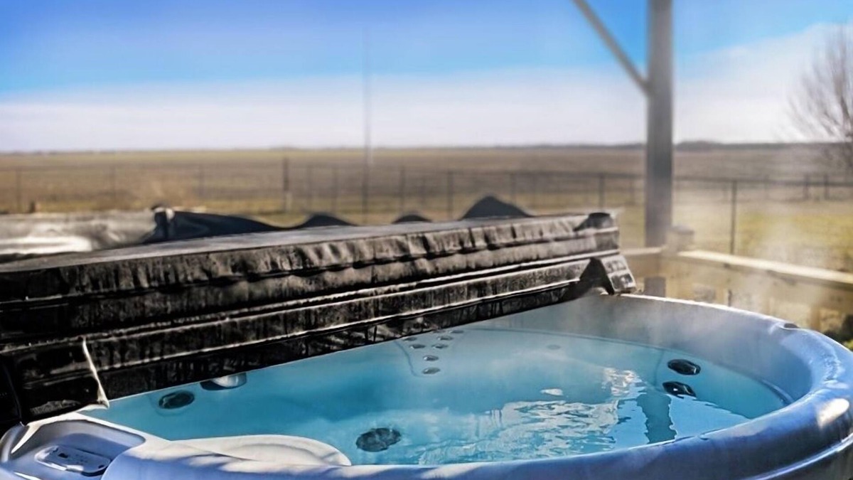 Waxahachie House | Private Guesthouse With Deluxe Home Theater 1 Bedroom Home by RedAwning