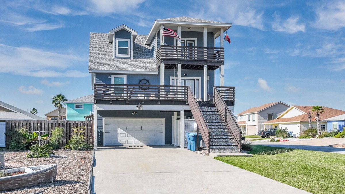 Safe Harbor House | Private heated pool, boat parking, near the beach!