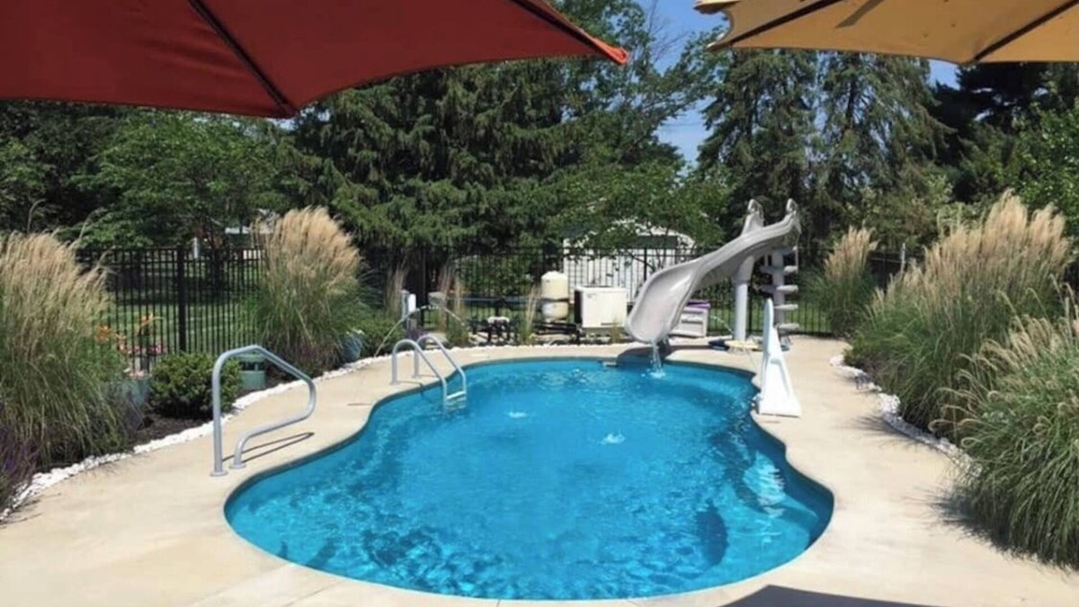 Lexington House | PRIVATE heated pool & hot tub, dogs ok, near Keeneland