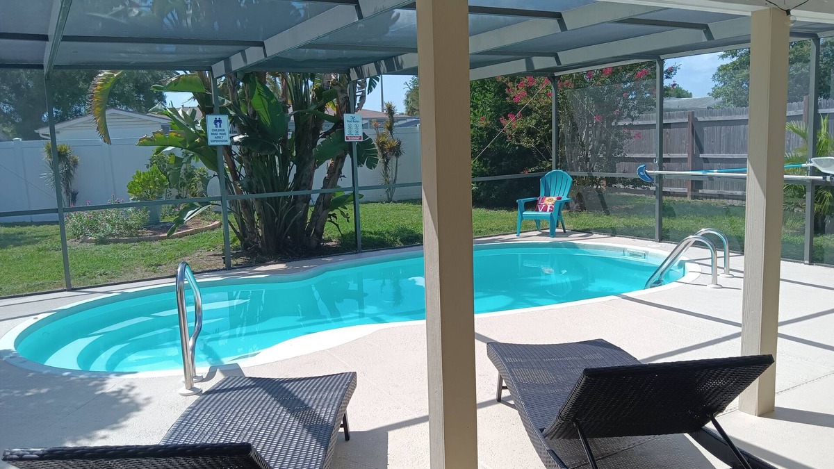 Regency Park House | Private HEATED Pool home in Port Richey/Essentials Provided during your stay