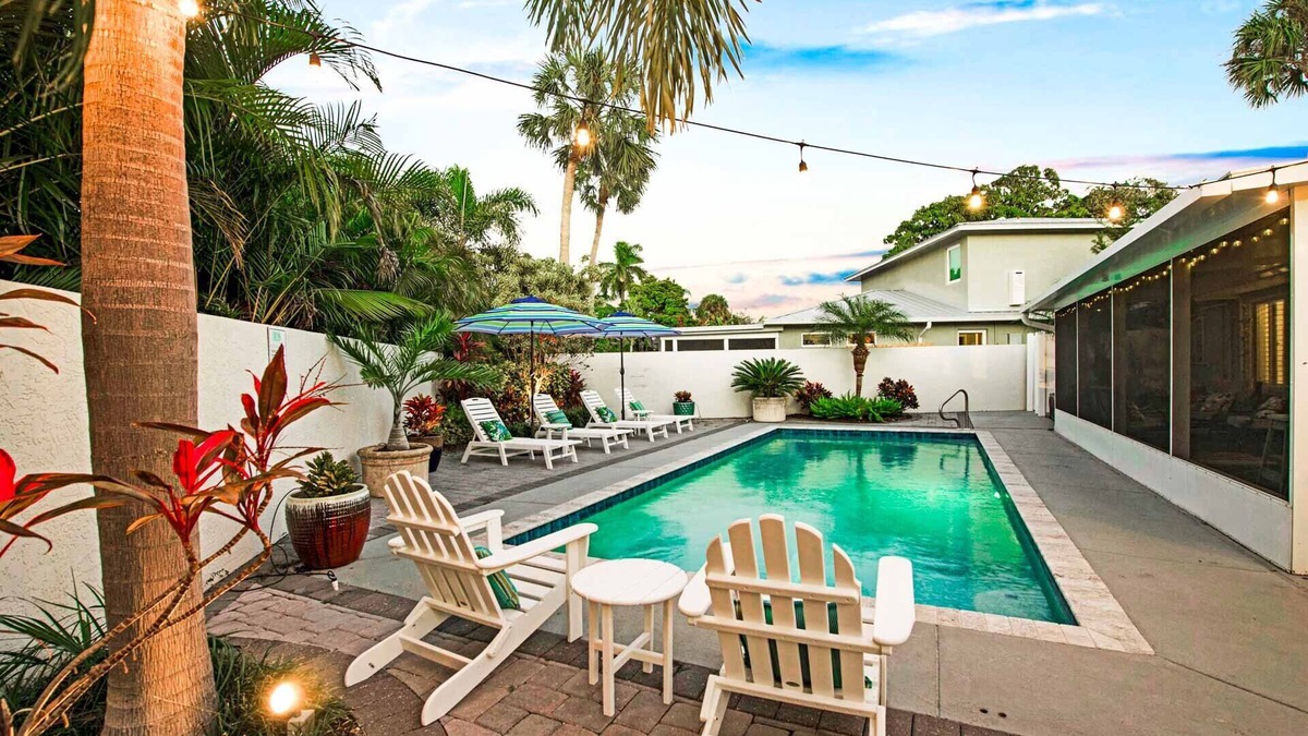 Saint Armands Key House | Private Heated Pool, walk to St Armand's! Perfect for families!